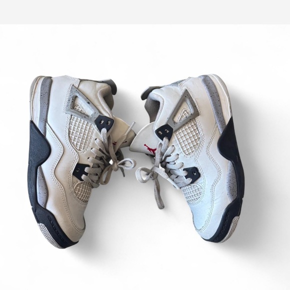 Jordan 4 white cement kids SIZE 2Y - Picture 3 of 4
